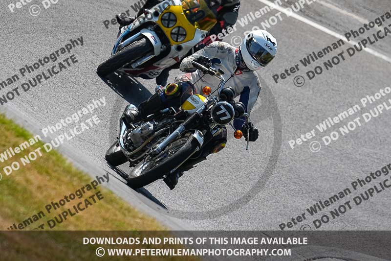 cadwell park;cadwell park photographs;cadwell trackday photographs;enduro digital images;event digital images;eventdigitalimages;peter wileman photography;racing digital images;trackday digital images;trackday photos